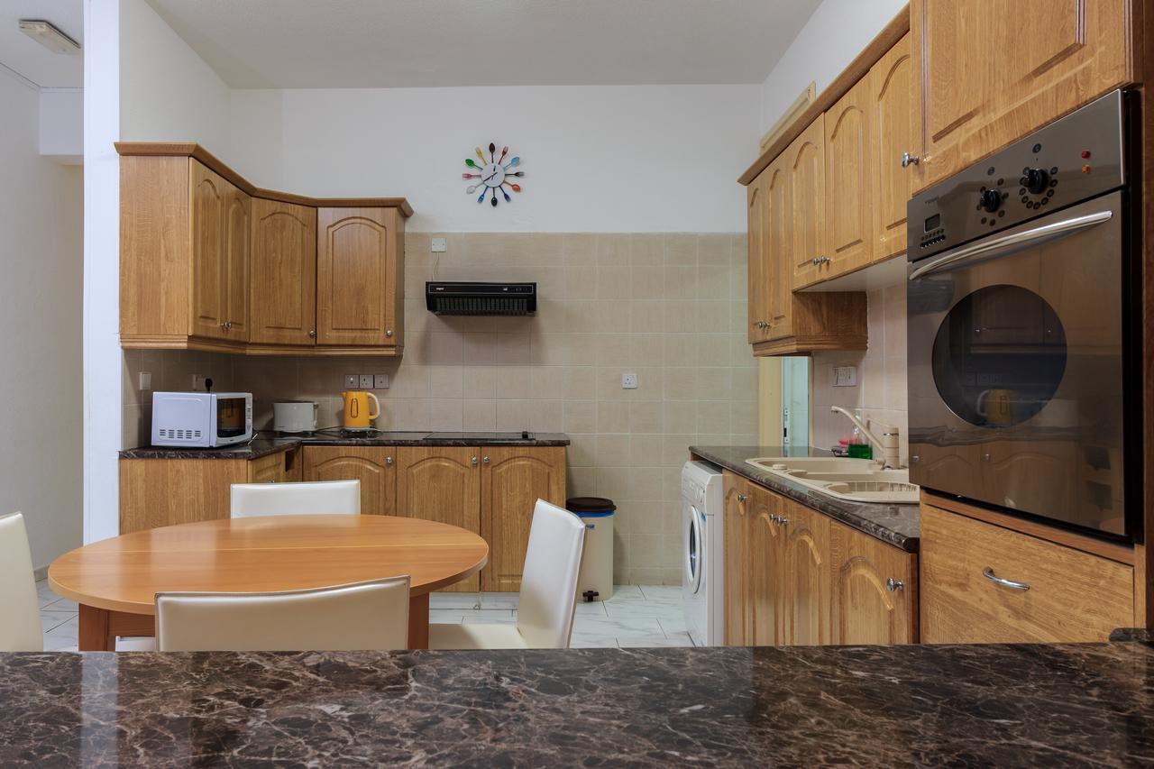 Les Palmiers House Apartamento Larnaca Exterior foto