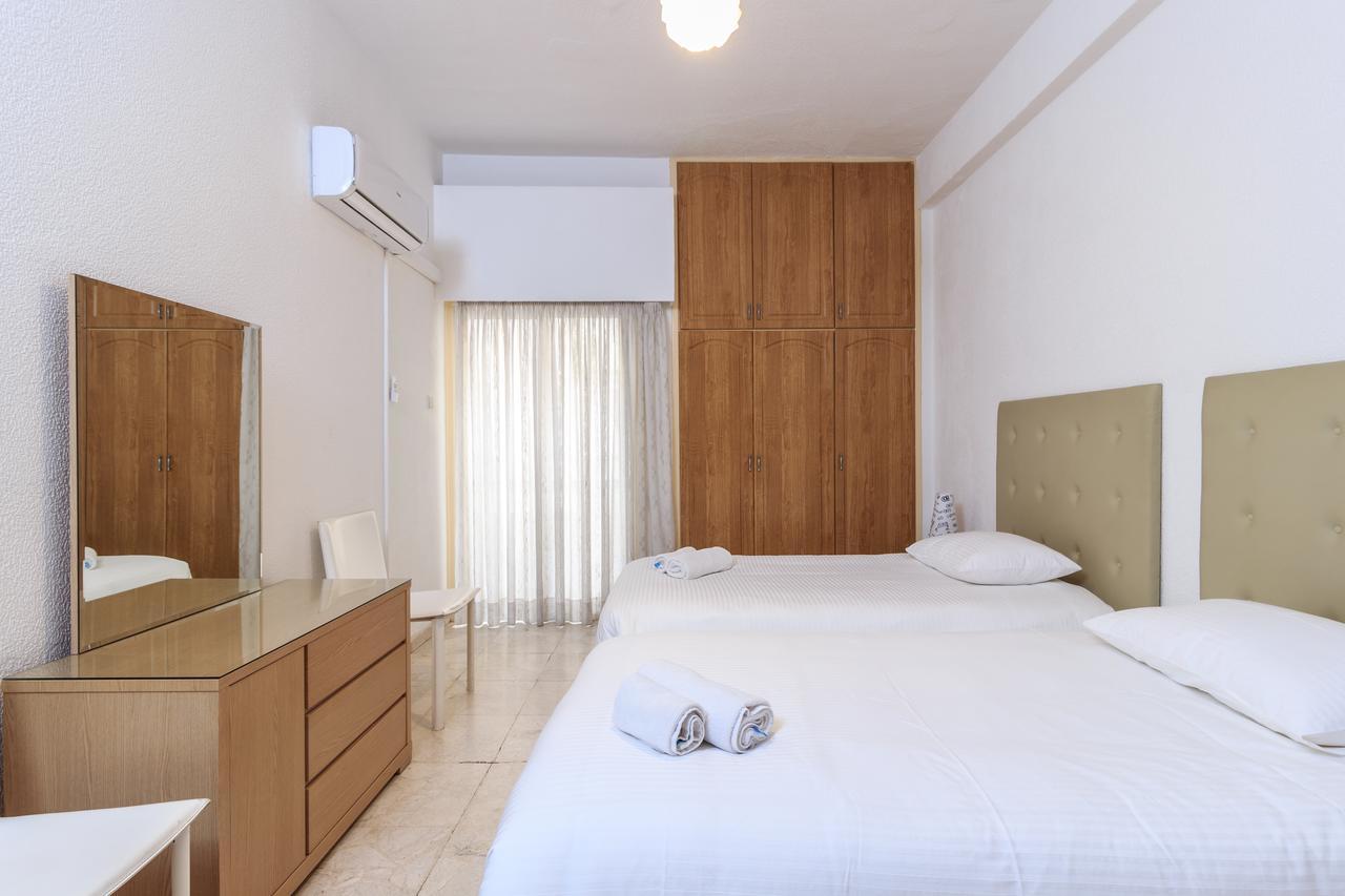 Les Palmiers House Apartamento Larnaca Exterior foto