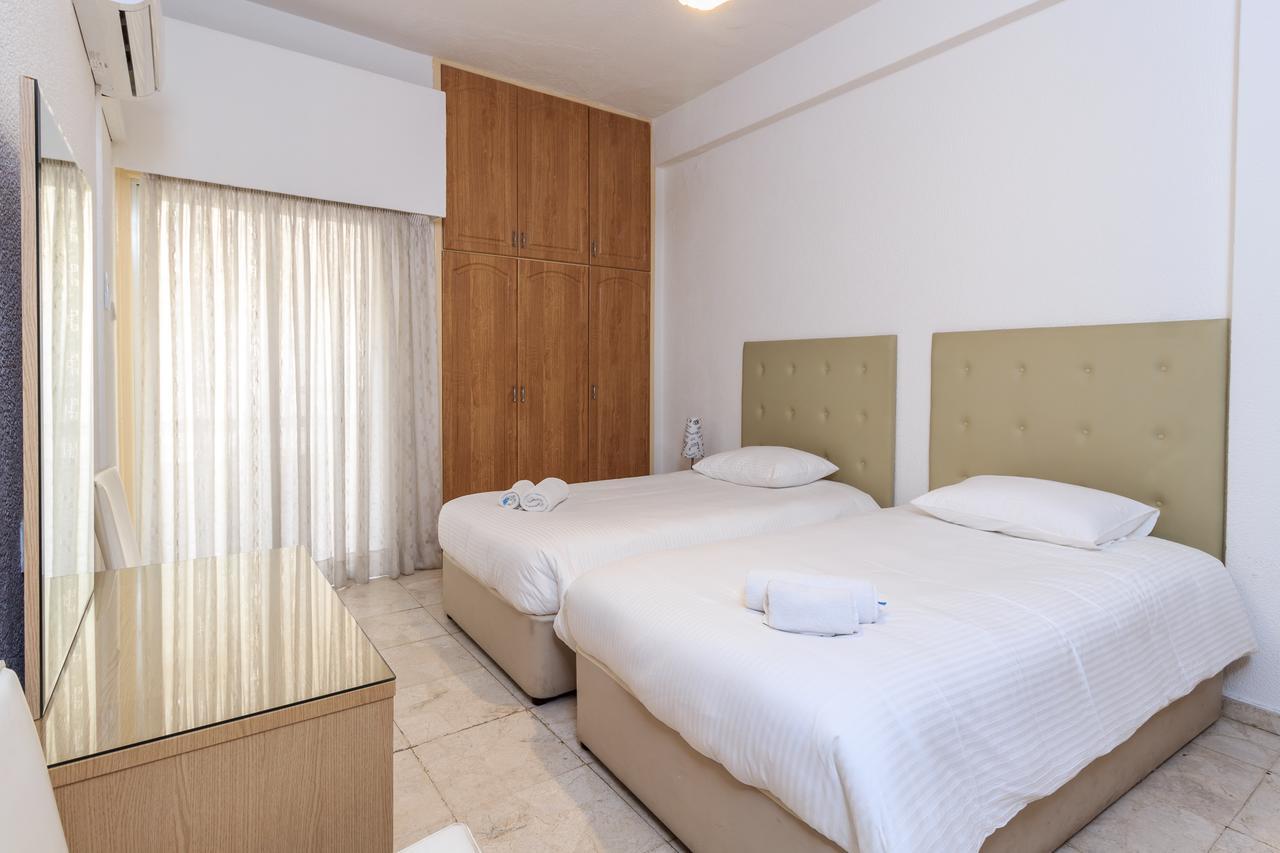 Les Palmiers House Apartamento Larnaca Exterior foto