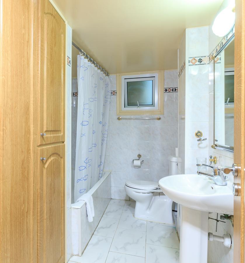 Les Palmiers House Apartamento Larnaca Exterior foto